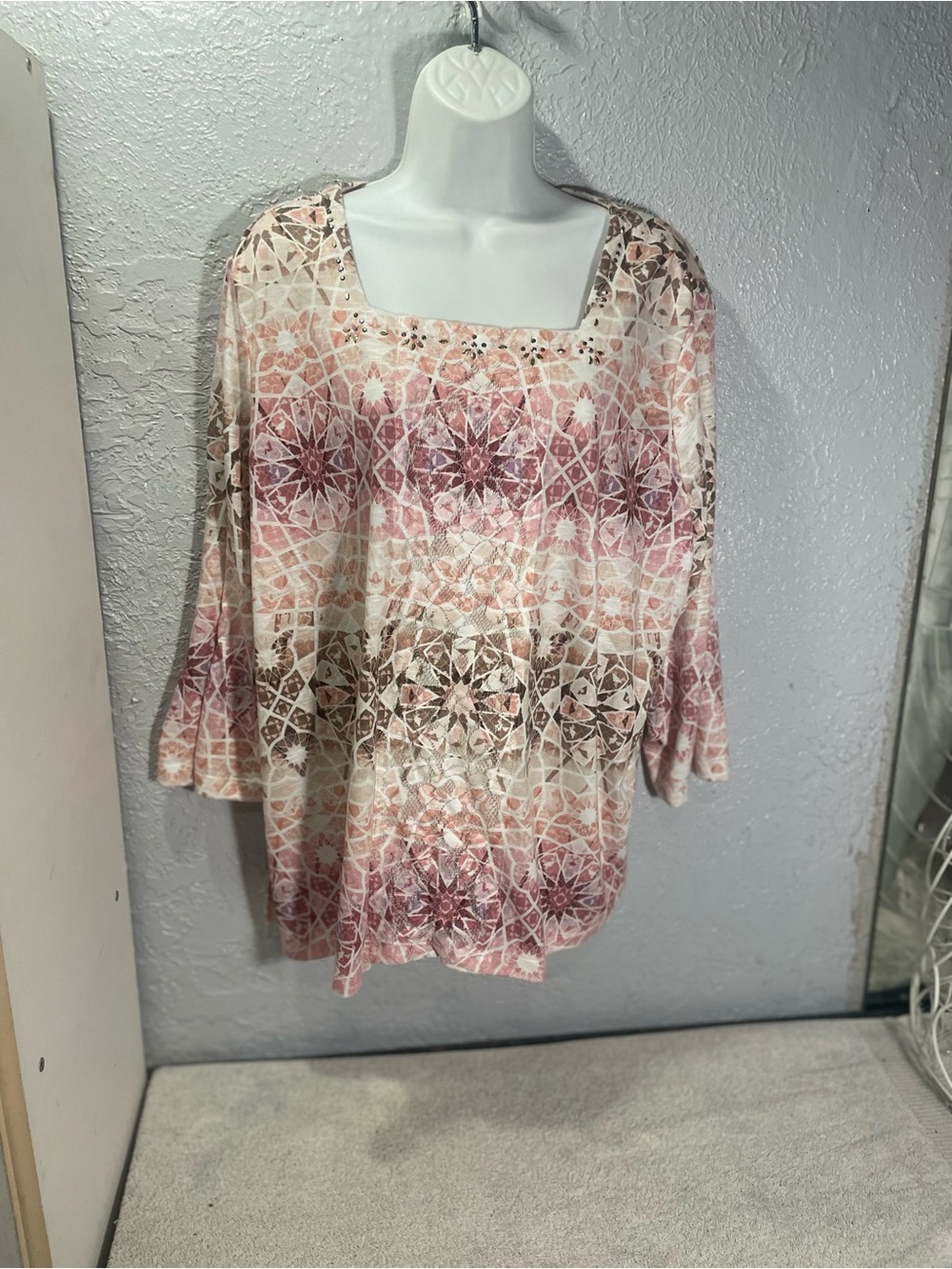 Alfred Dunner Floral Mosaic Square-Neck Tunic in Blush and Cream